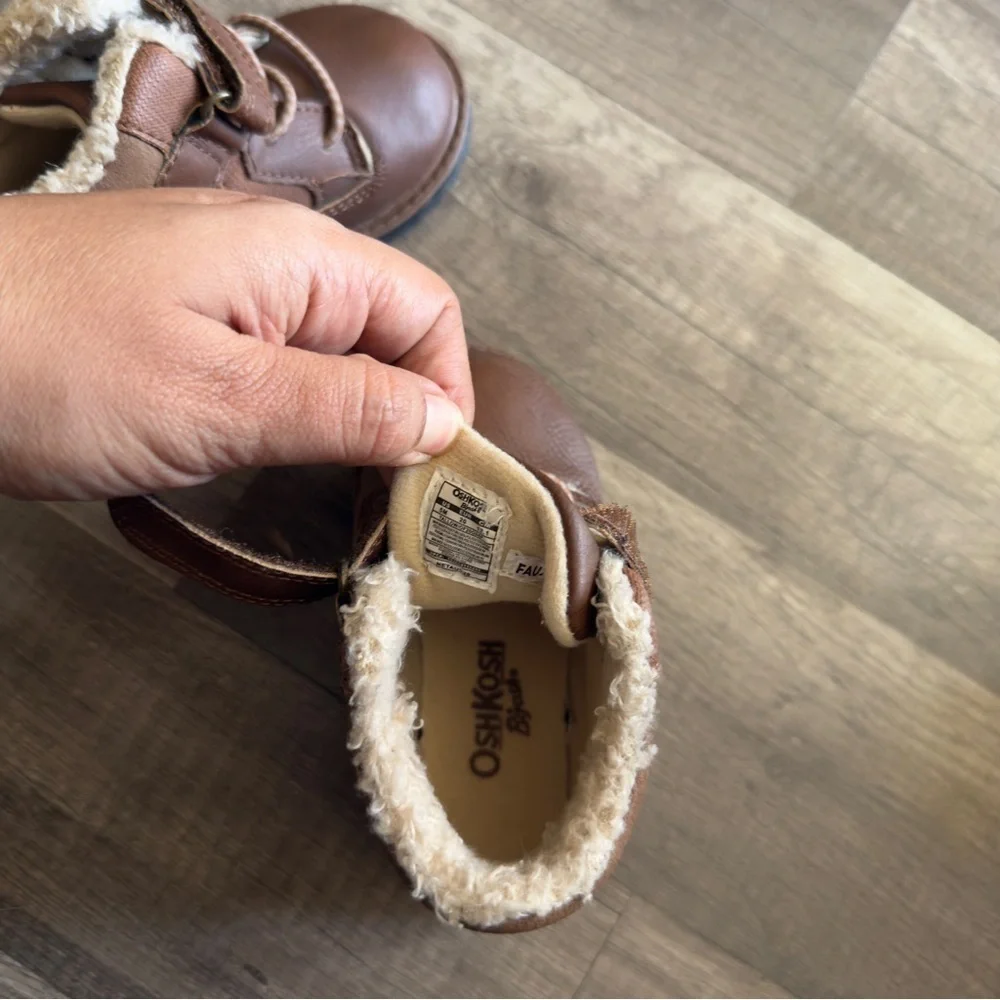 Oshkosh Bgosh Boys Brown Leather Lined Winter Boots